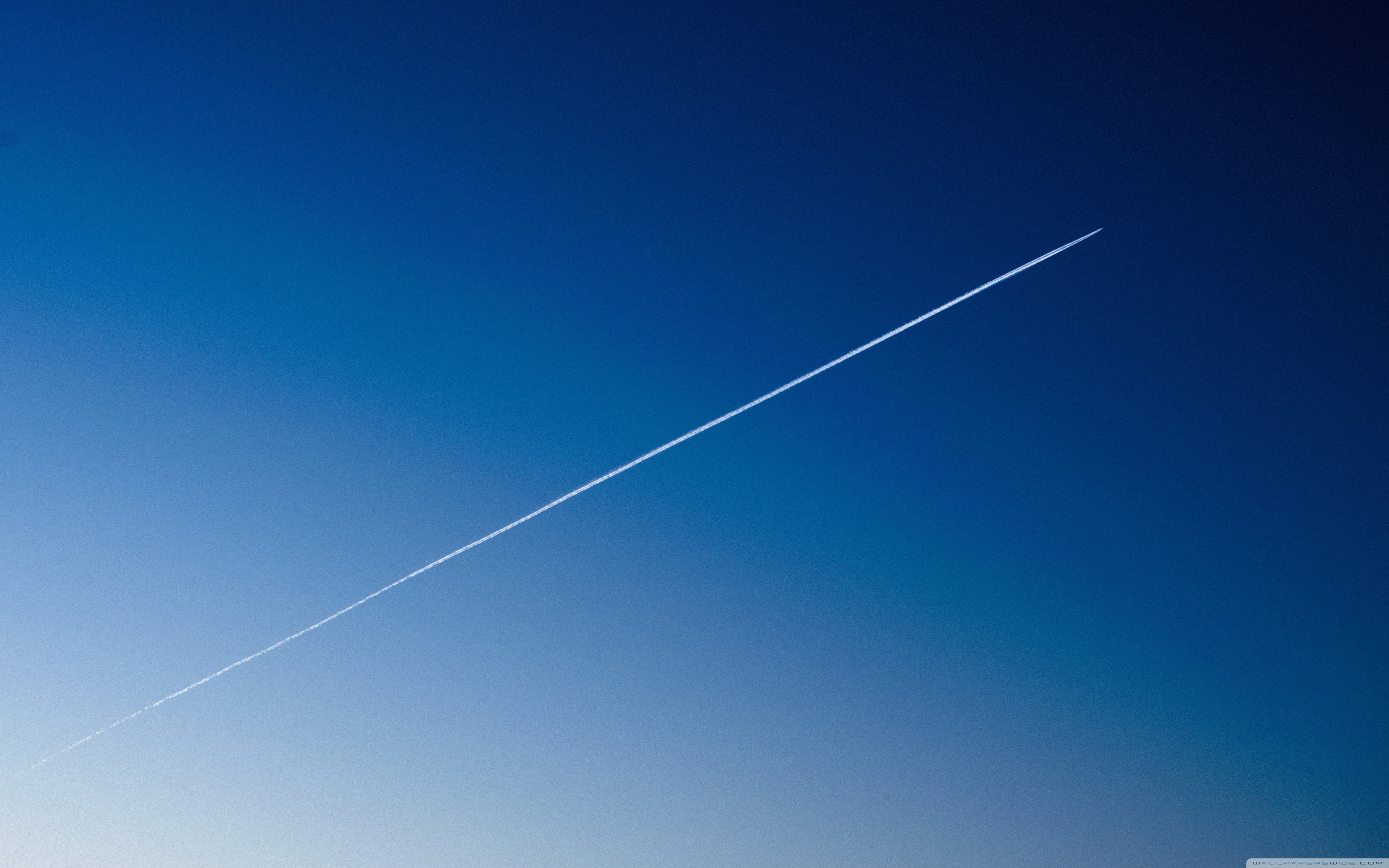 Sky Gradient. And Trace of an Airplane Ultra HD Desktop Background Wallpaper  for : Widescreen & UltraWide Desktop & Laptop : Multi Display, Dual Monitor  : Tablet : Smartphone