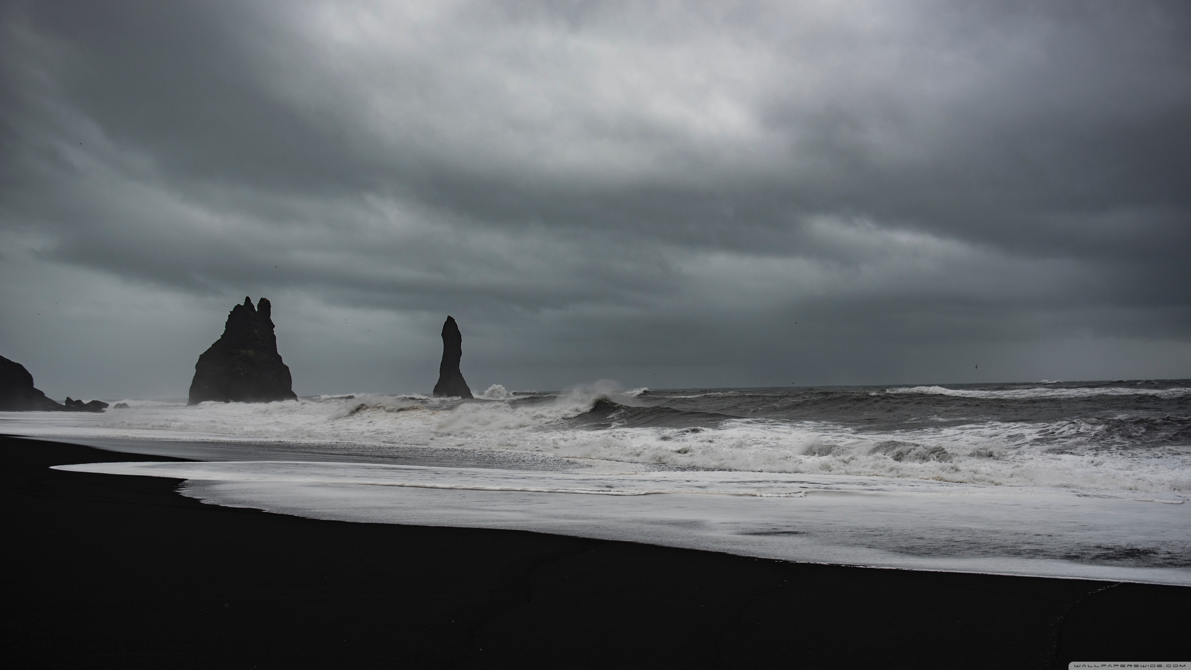 Featured image of post Black Sand Beach Iceland Wallpaper / Taken on jokulsarlon beach in iceland where the waves are white and the sand is black.
