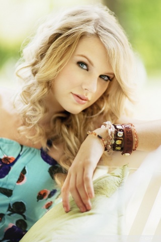 Taylor Swift Christmas   Taylor Swift Fearless Desktop