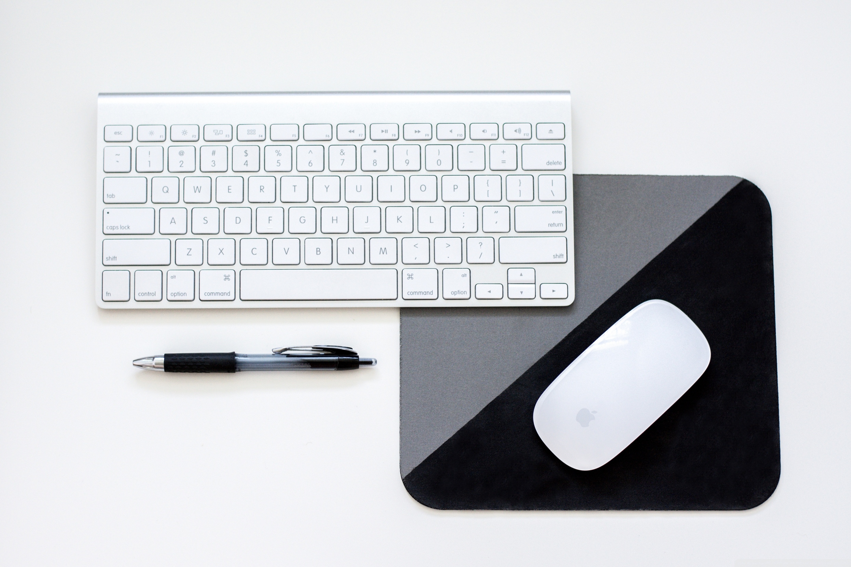Mac keyboard and mouse 4k uhd wallpaper for ultrahd desktop and tv