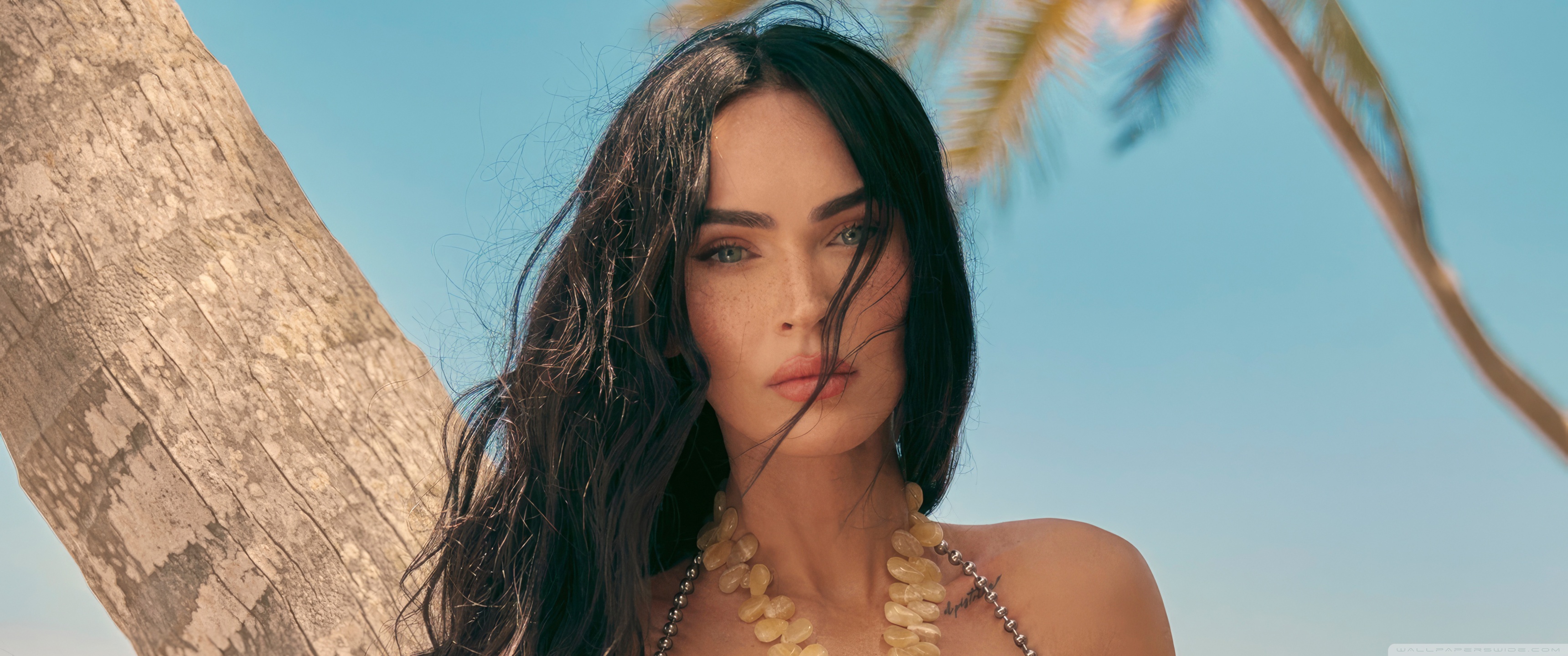 Megan Fox Wallpaper 2669 Megan Fox The Talented Actress And Author