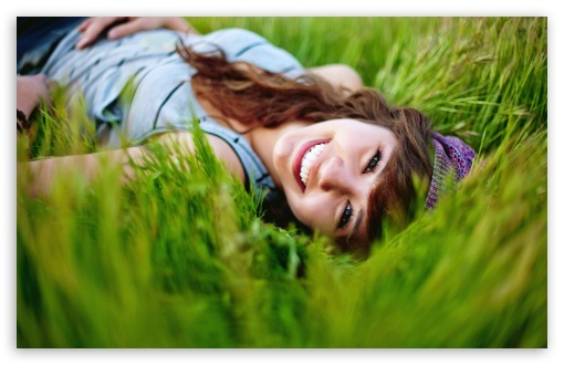 girl_in_the_grass_2-t2.jpg